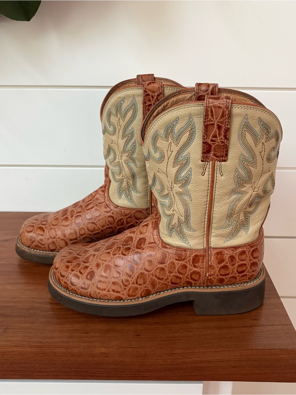 Twisted X Western Cowboy Boots Brown Croc-Embossed Leather Embroidered Women’s 6